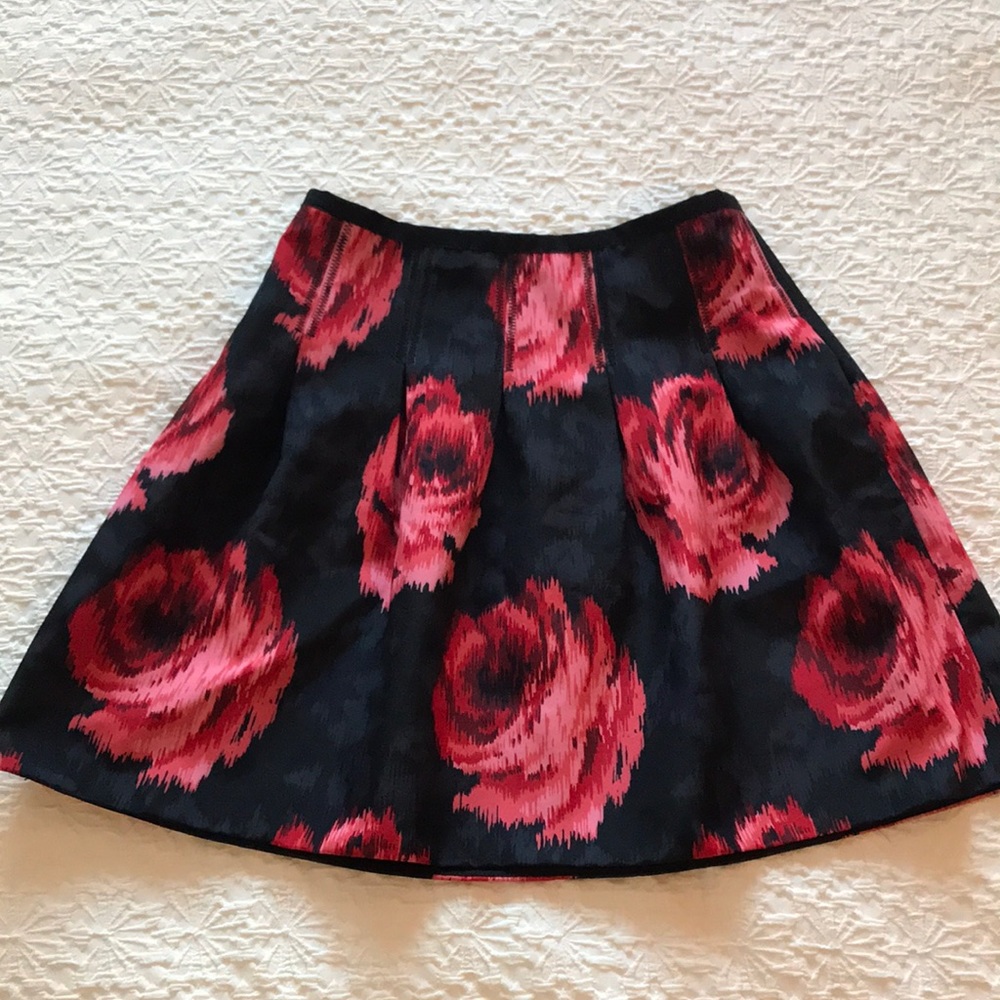Just listed💕. Simply gorgeous black w/ pink/red/burgundy large rose skirt